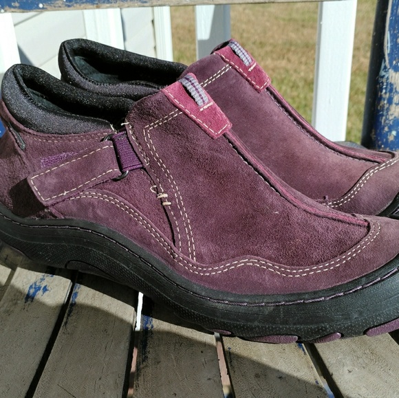 clarks all weather shoes